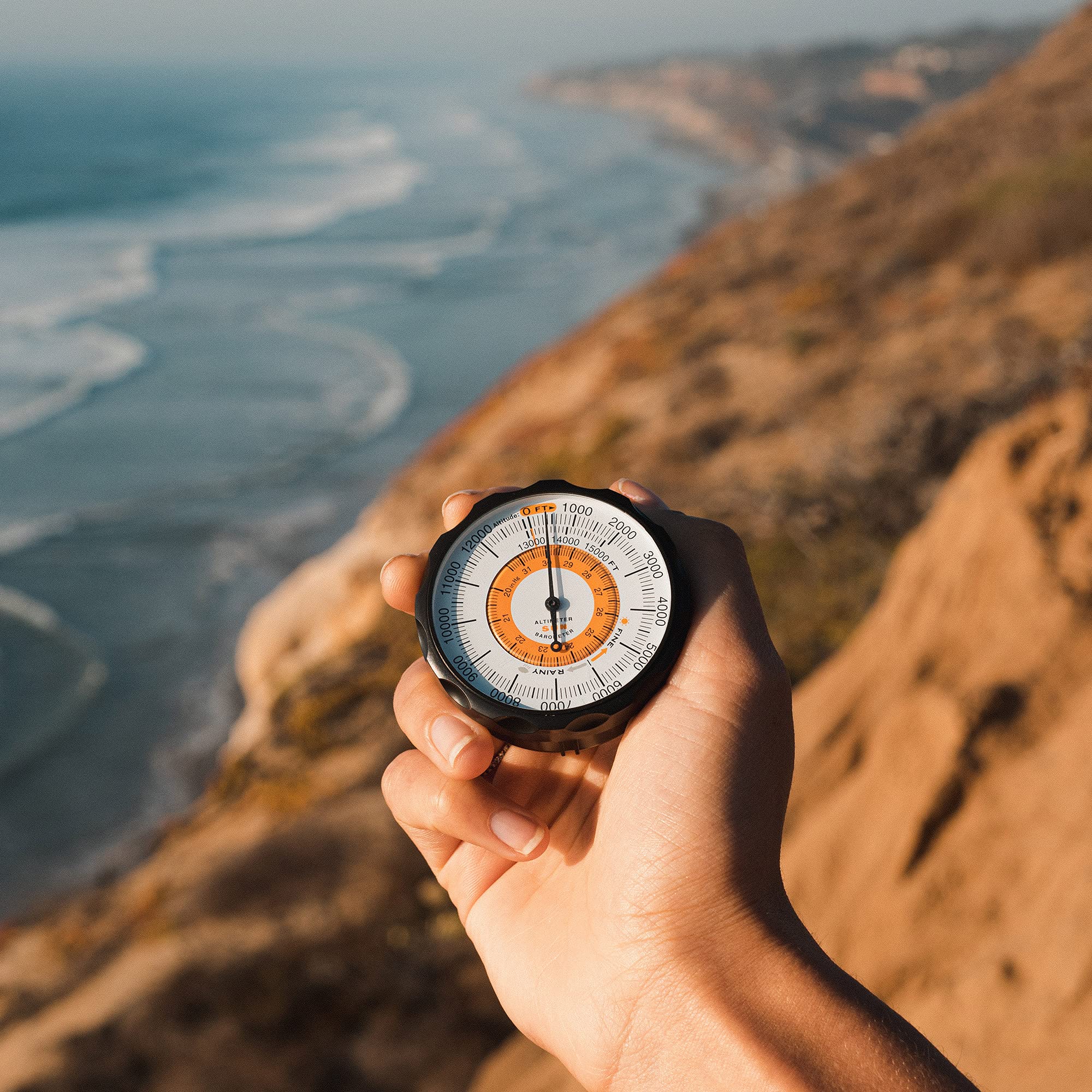 Sun Company Altimeter 202   Battery Free Altimeter And Barometer | Weather Trend Indicator With Soft Leather Case | Reads Altitu