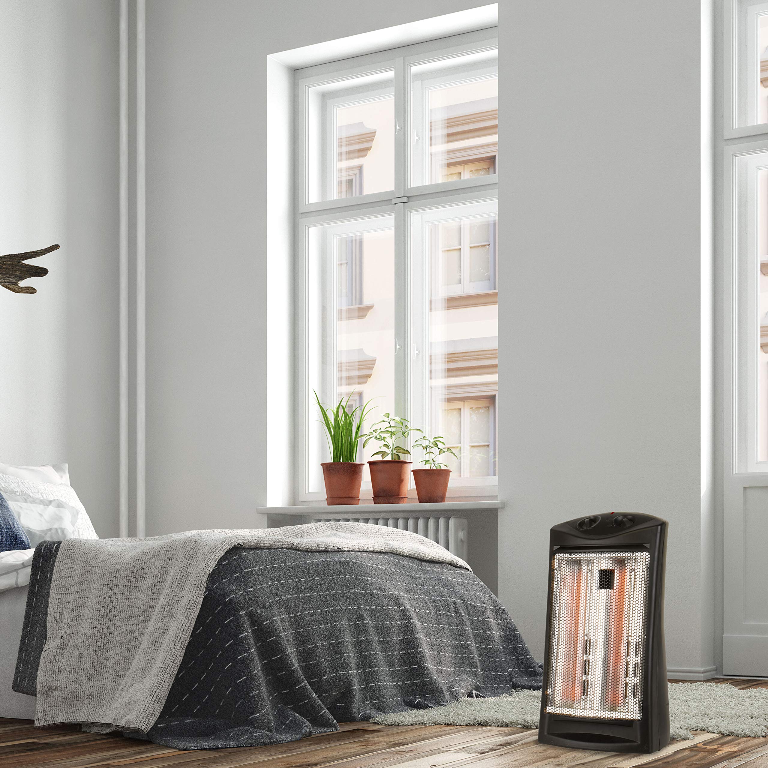 Black+Decker Infrared Quartz Space Heater, Flameless Portable Heater With Adjustable Thermostat