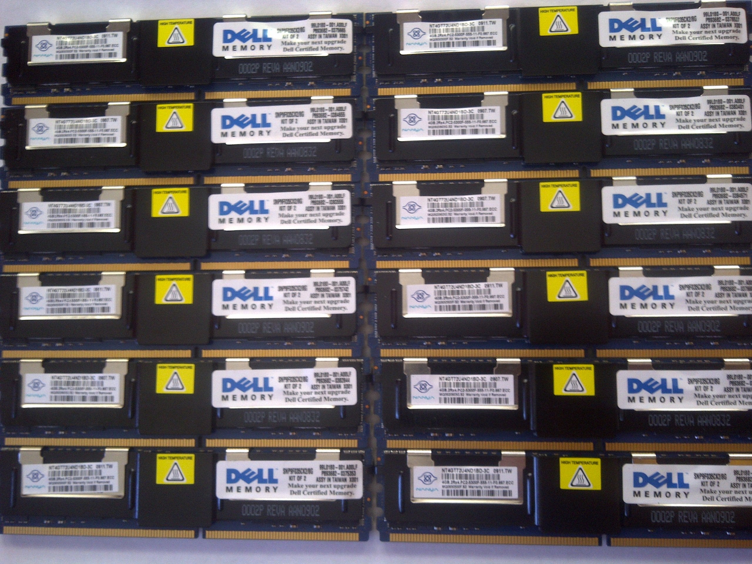 Dell Memory 8GB (2x4GB) PC2 5300 SNP9F035CK2/8G