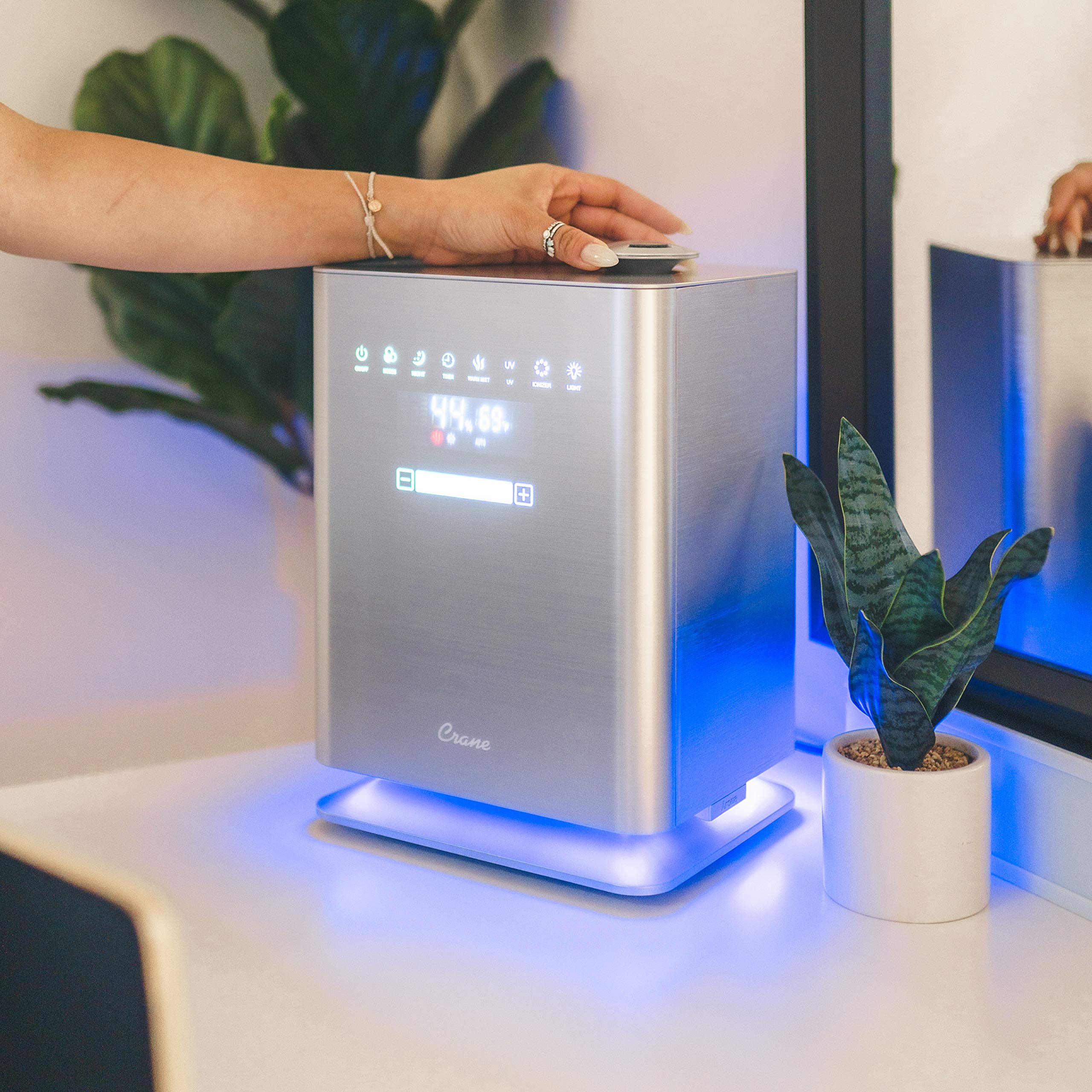 Crane Warm & Cool Mist Top Fill Humidifier With Remote, 1.2 Gallon, 500 Sq. Ft Coverage, Uv Ionizing Light, Metallic