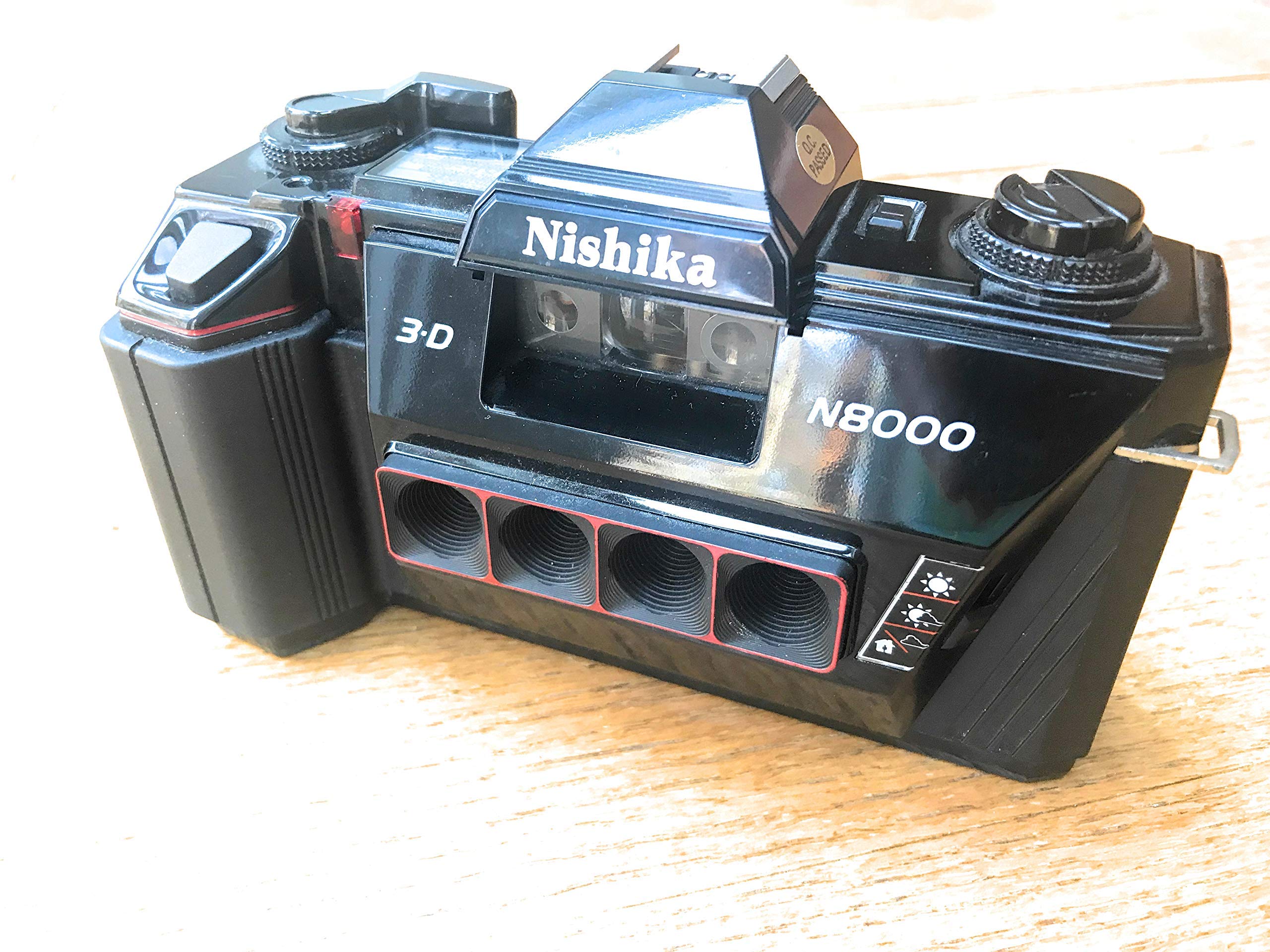 Nishika N8000 35 mm Quadrascopic Stereo 3D Lenticular Camera