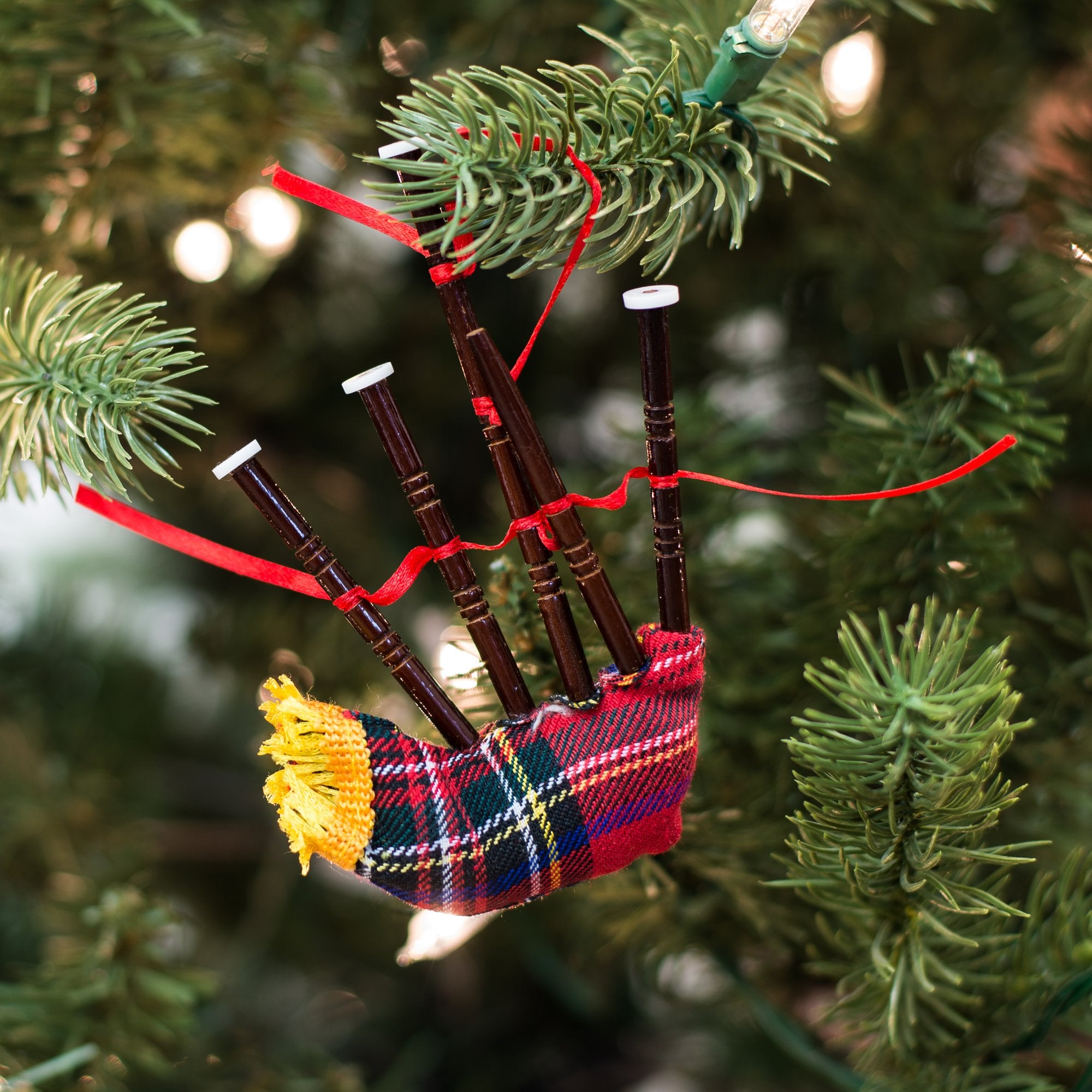 Broadway Gift Royal Stewart Tartan Plaid 5.1 Inch Wood And Cloth Bagpipes Ornament   Gift For Bagpipe Players