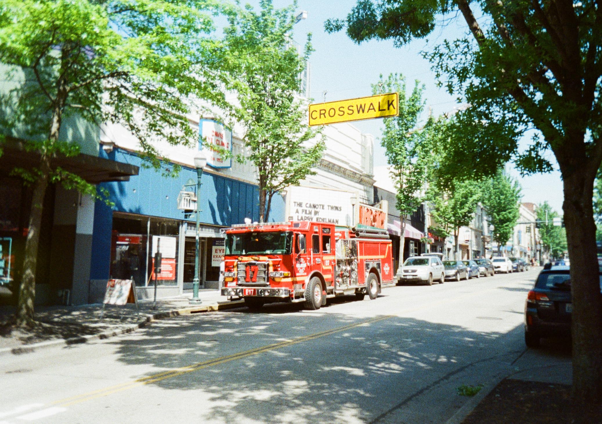 Kodak Ektar H35N Half Frame Film Camera Bundle With Kodak Ultramax 400/24Exp 35Mm Roll Film (Striped Silver)