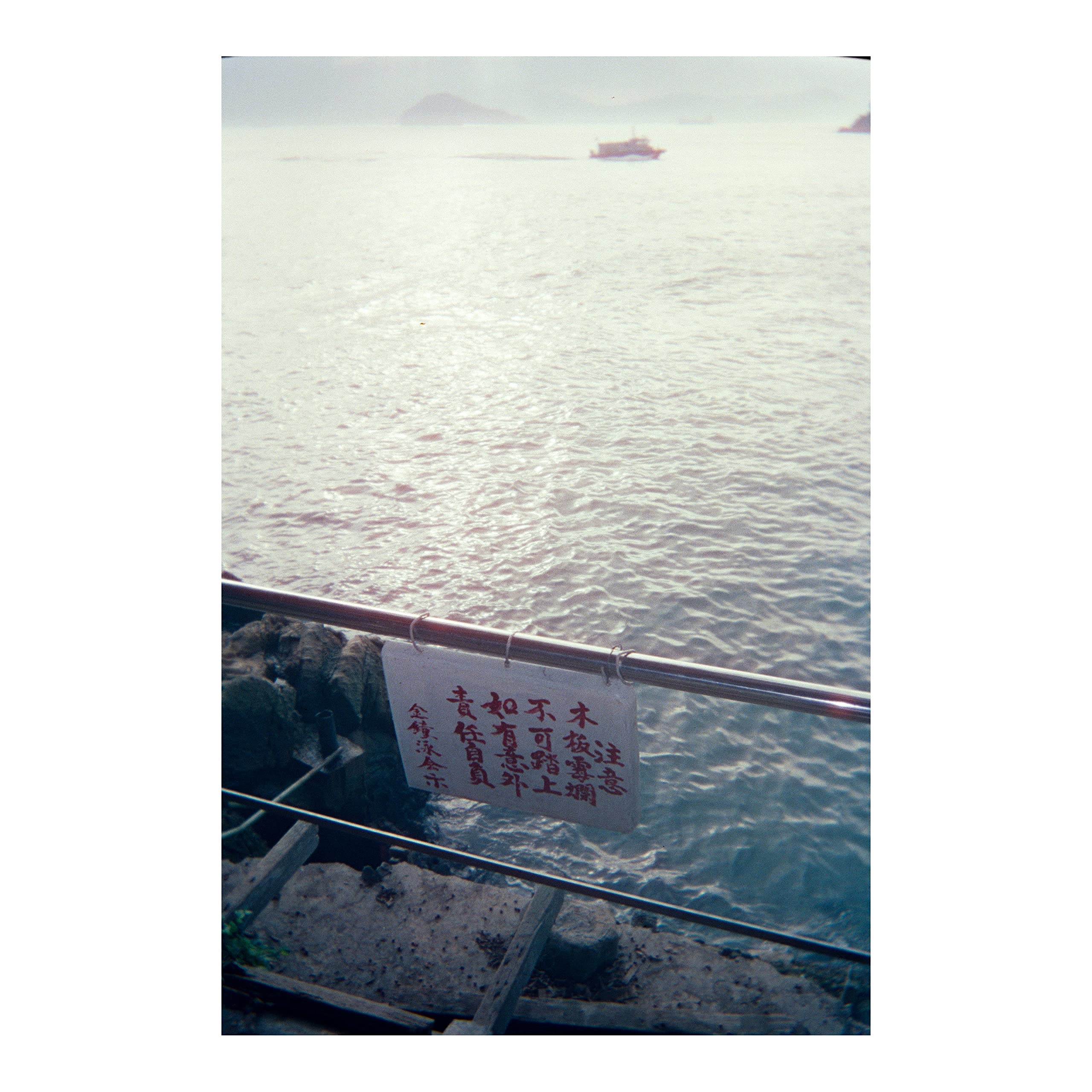 Reto Amber Tungsten 35Mm Disposable Film Camera 27Exp, Color Negative Film, Focus Free, Easy To Use, Built In Flash, Single Use