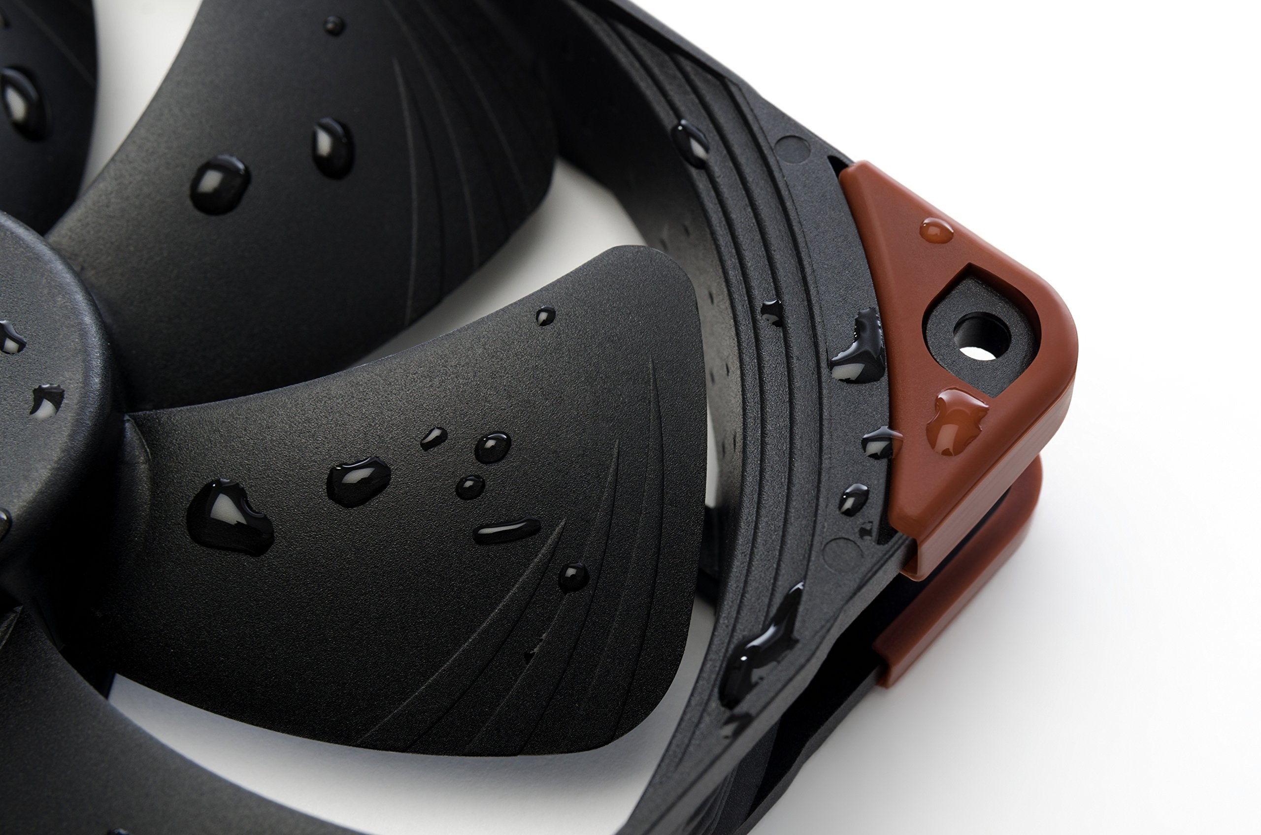 Noctua Nf-A14 Industrialppc-2000 Pwm Fan (140X140X25Mm 4-Pin Pwm, 2000Rpm Max., Ip52)