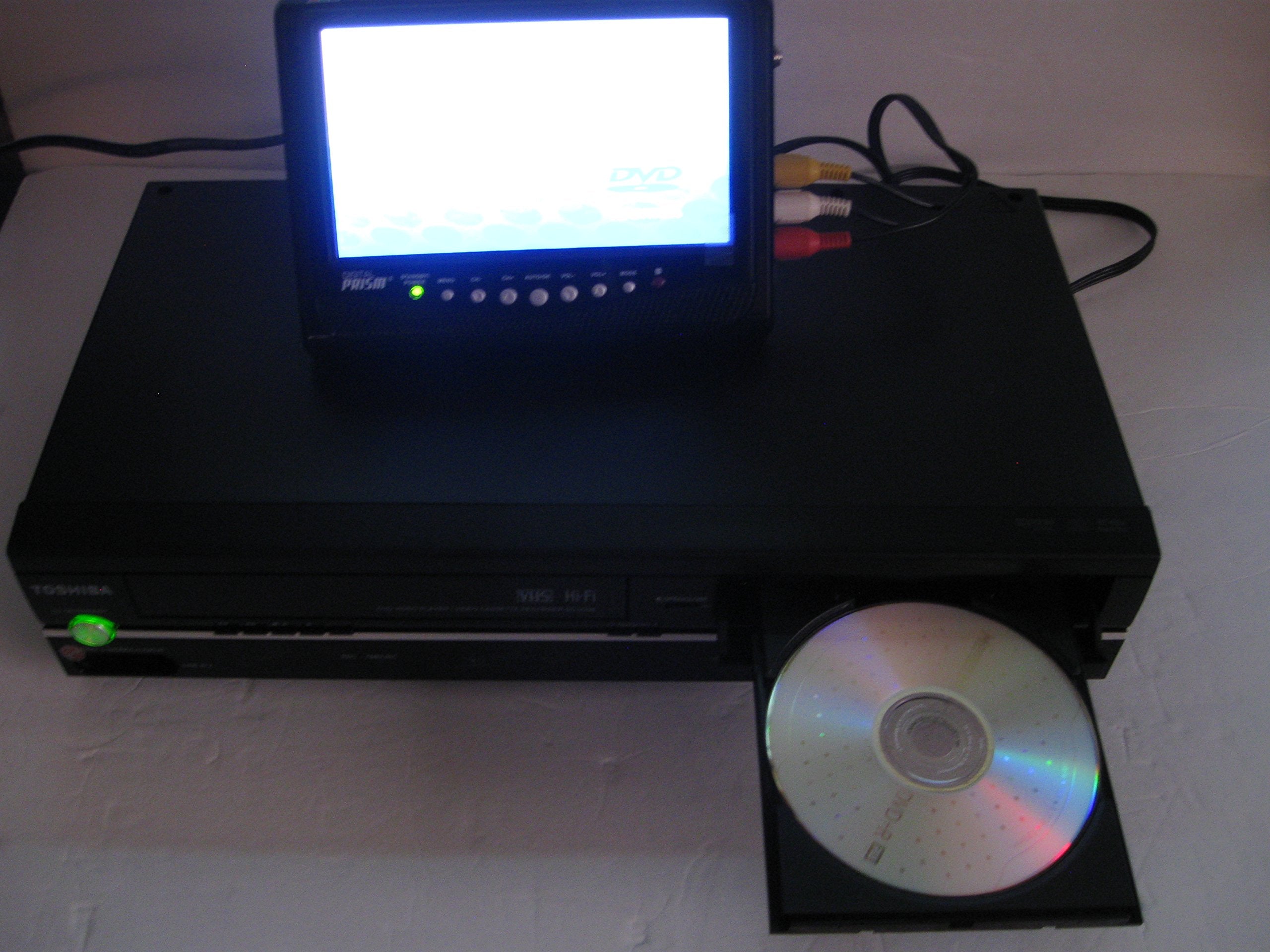 Toshiba SD V296 DVD Player/VCR Combo, Progressive Scan Dolby Digital Remote Control, Black