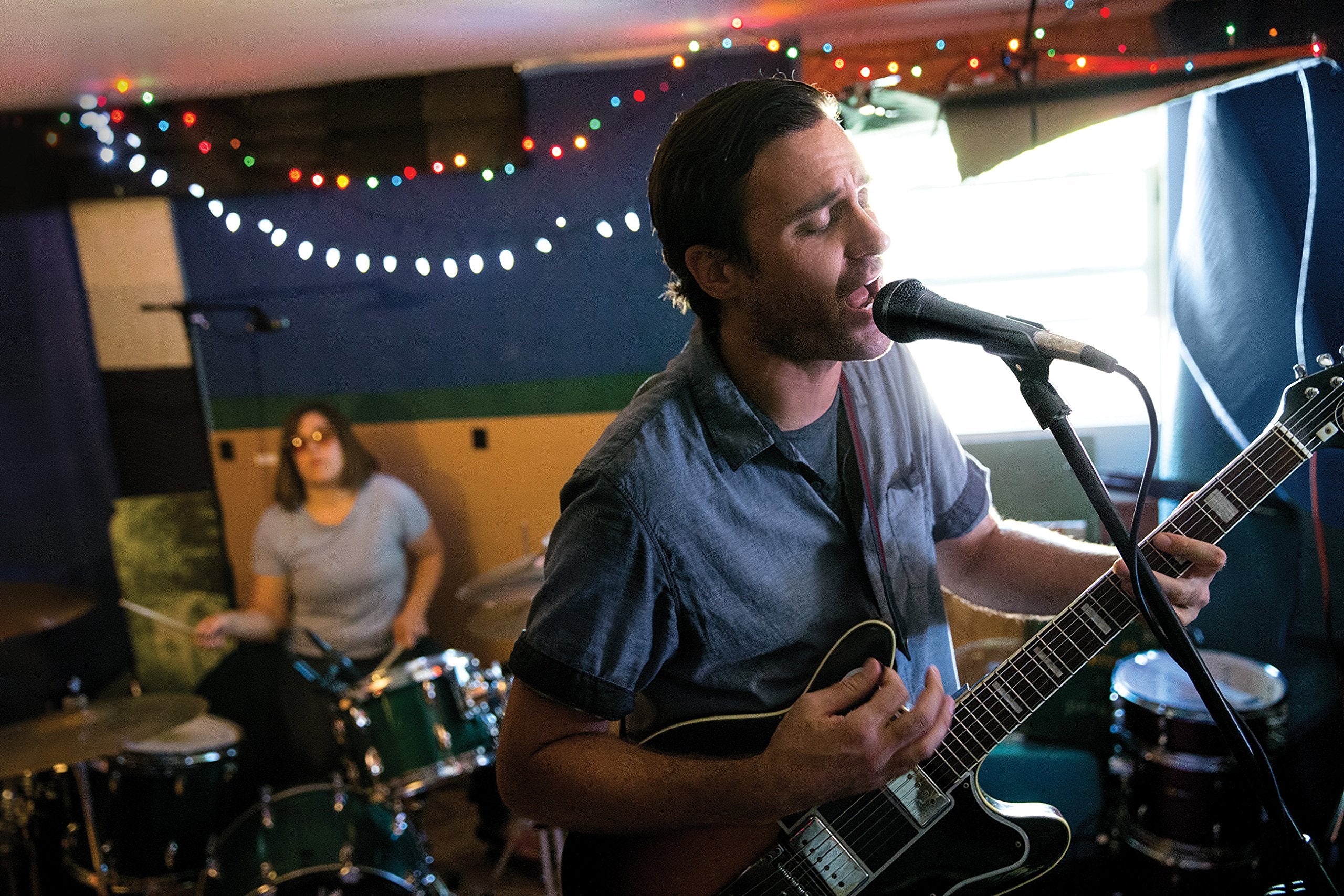 Shure Pga58 Dynamic Microphone   Handheld Mic For Vocals With Cardioid Pick Up Pattern, Discrete On/Off Switch, Stand Adapter An