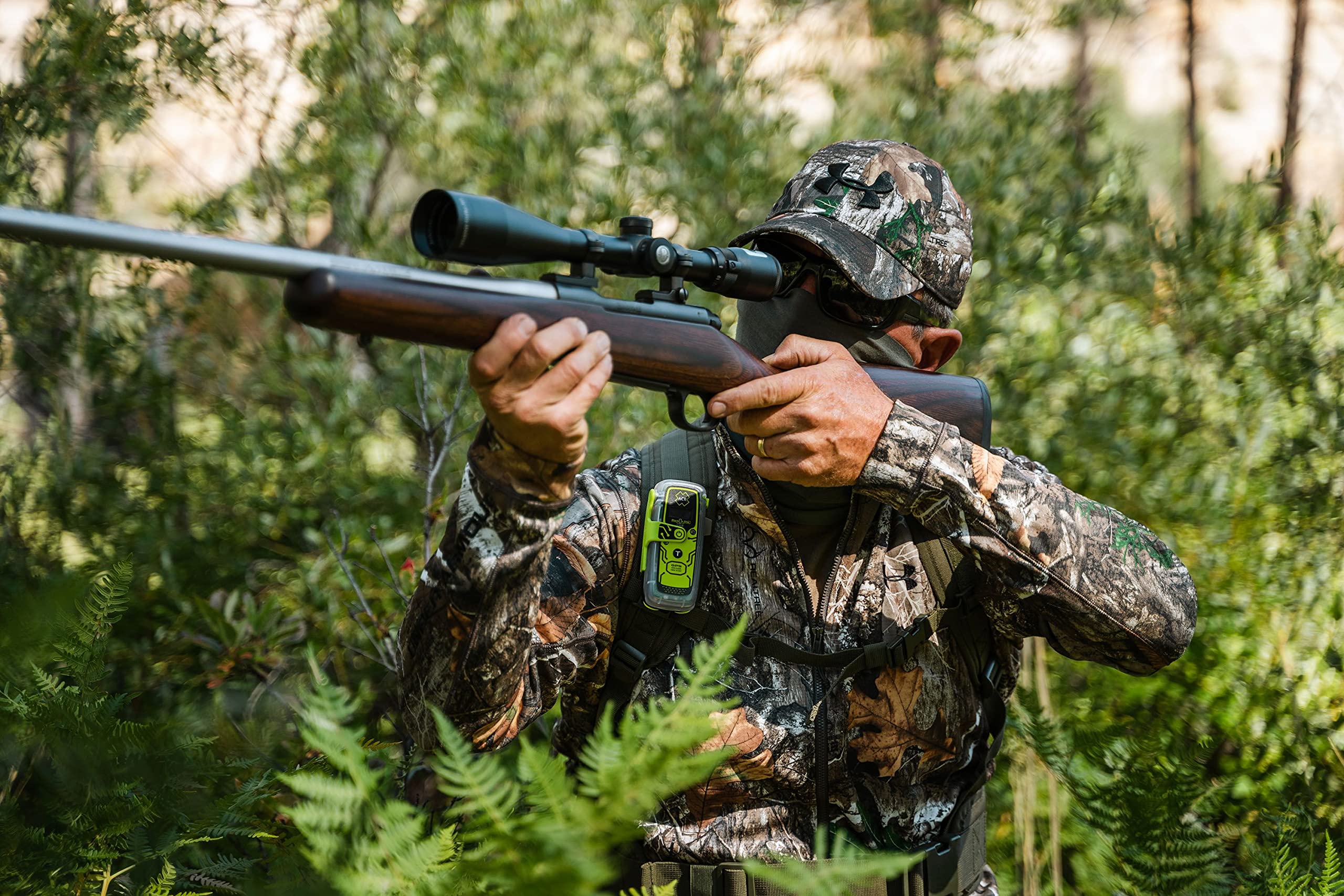 Acr Resqlink View   Buoyant Personal Locator Beacon With Gps For Hiking, Boating And All Outdoor Adventures (Model Plb 425) Acr