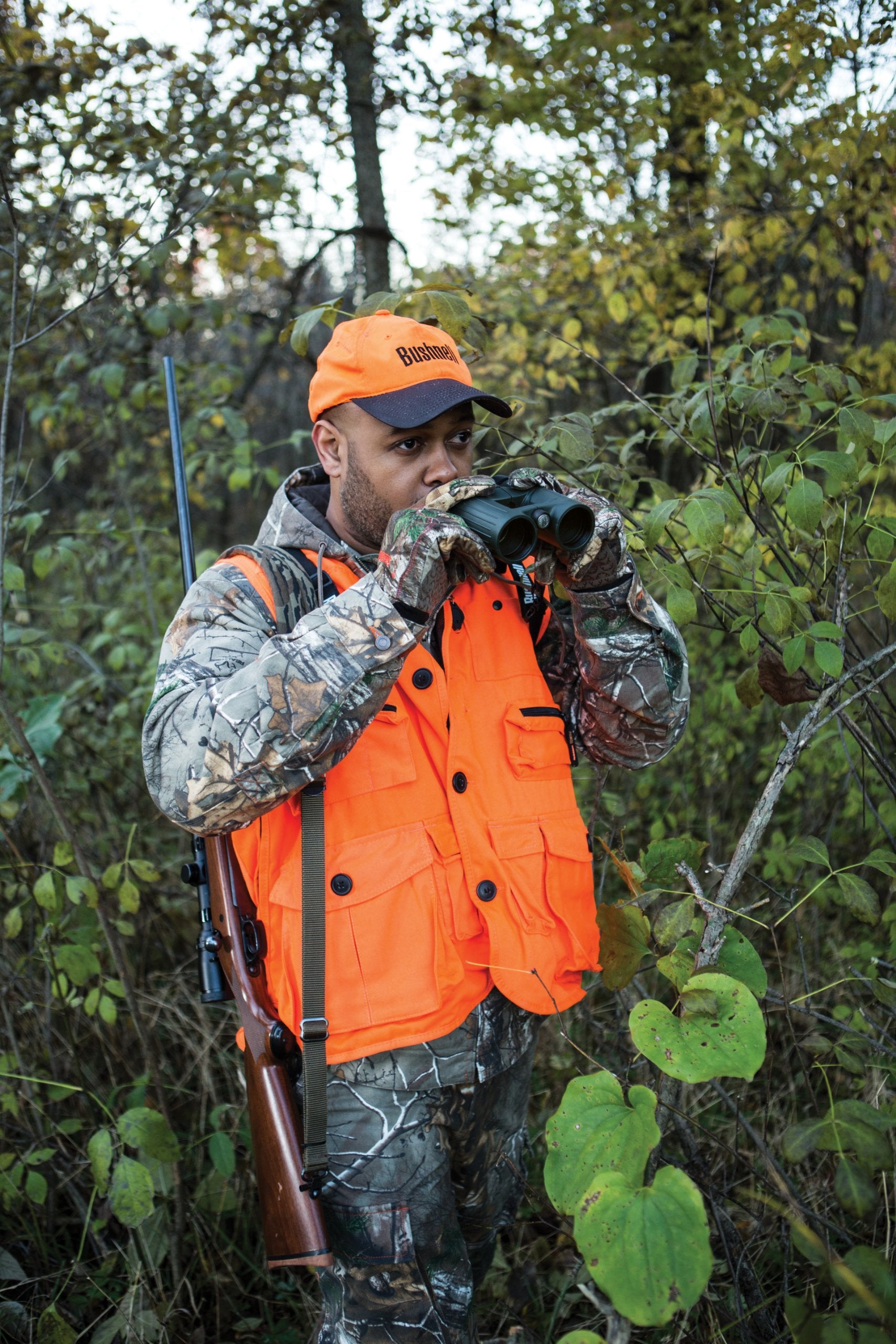 Bushnell Excursion Hd Roof Prism Binocular, Euro Green, 10X