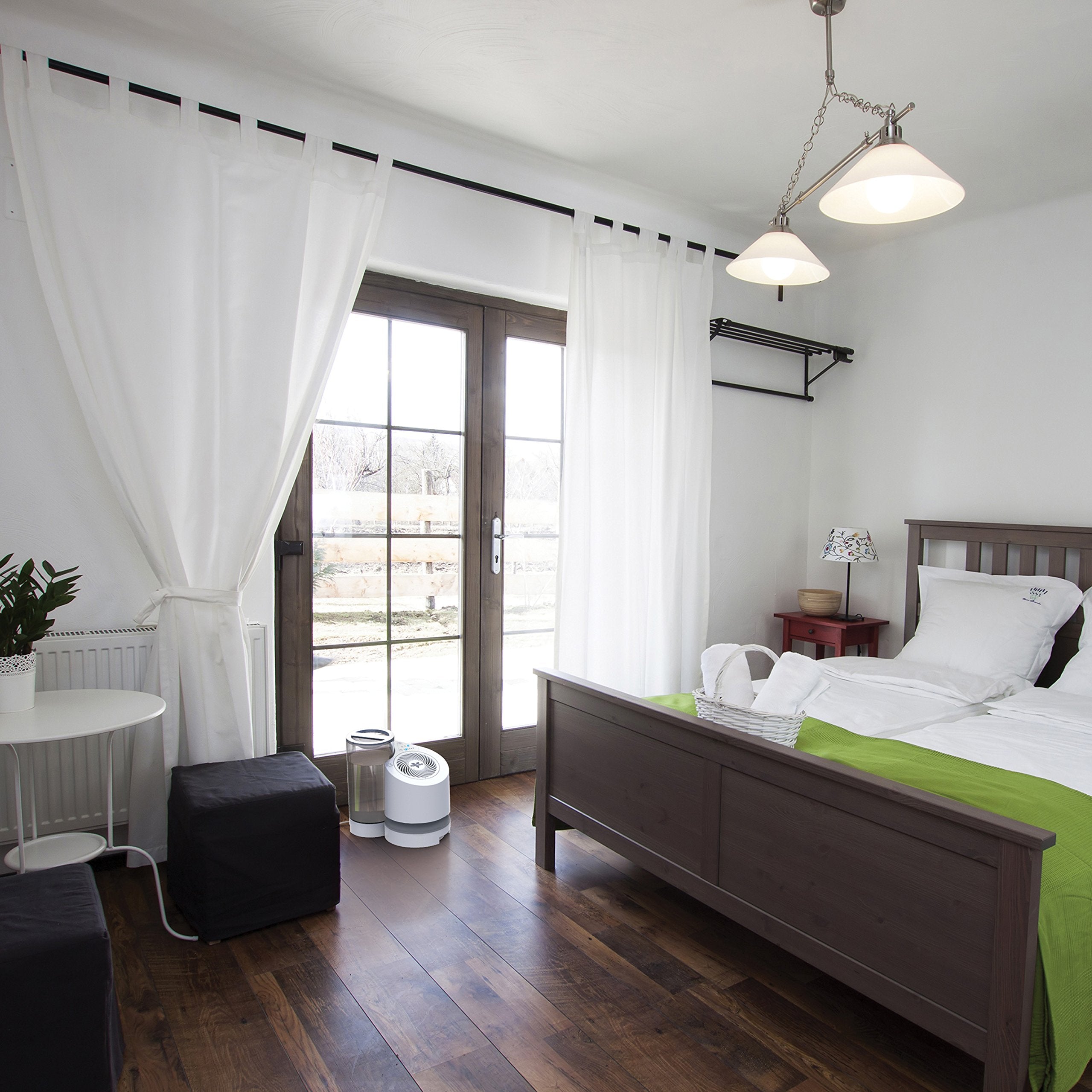 Vornado Ev100 Evaporative Whole Room Humidifier With Simpletank, 1 Gallon Capacity, White