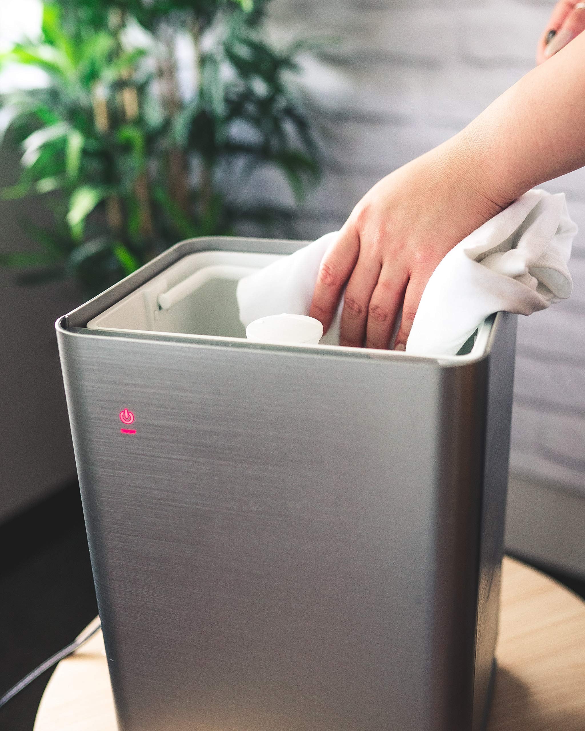 Crane Warm & Cool Mist Top Fill Humidifier With Remote, 1.2 Gallon, 500 Sq. Ft Coverage, Uv Ionizing Light, Metallic