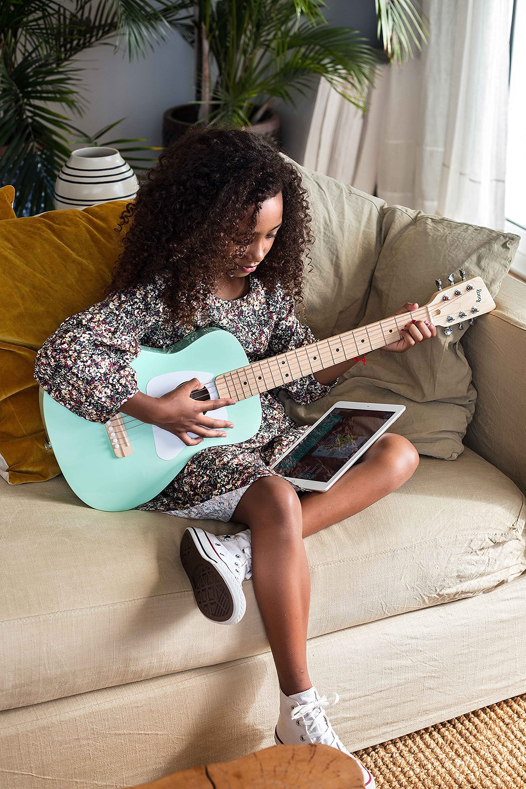 Loog Pro Vi Acoustic Kids Real Guitar For Beginners Compact Size Ages 9+ Learning App And Lessons Included