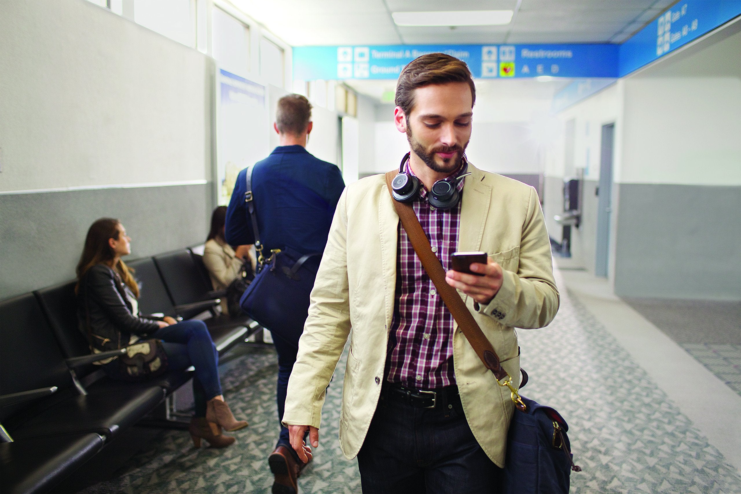 Poly Voyager Focus Uc With Charge Stand (Teams Version)