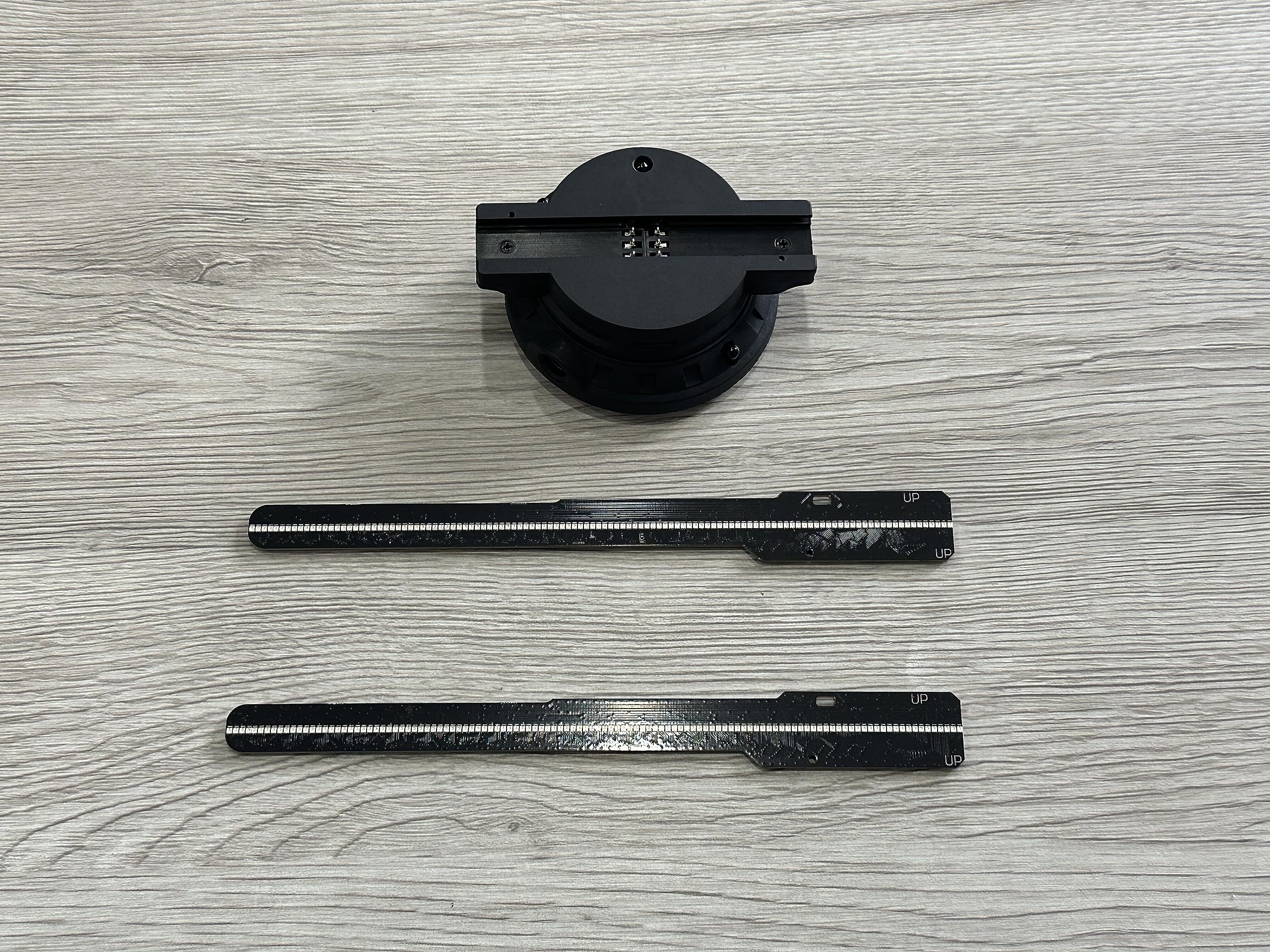 Giwox Upgrade 3D Hologram Advertising Display Fan 16.5 Inch, 640 P Hi Resolution And Wifi Added   Led Light 3D Holographic Proje