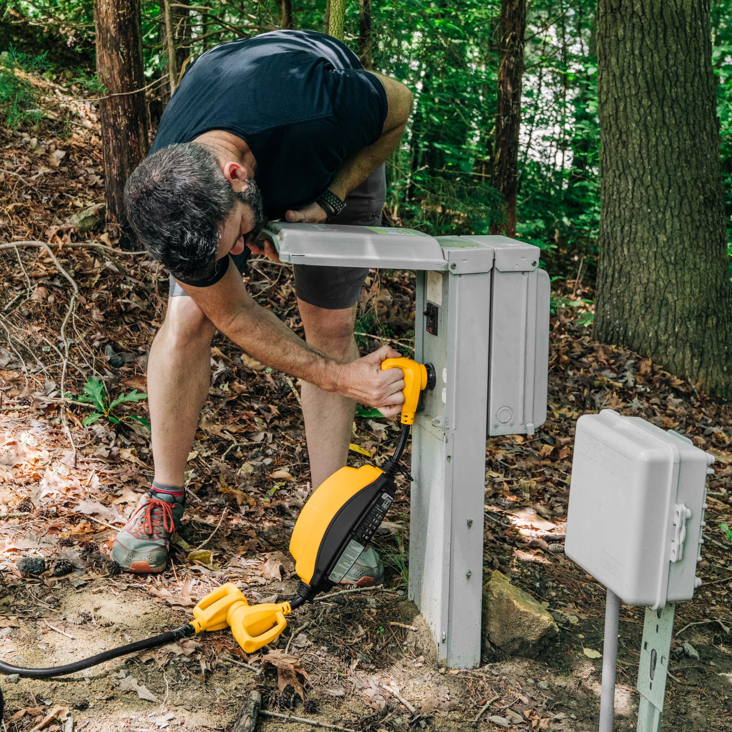 Camco Power Grip Camper/Rv 30-Amp Voltage Protector - Features Integrated Surge Protection Of Up To 2,800 Joules & Diagnostic Le