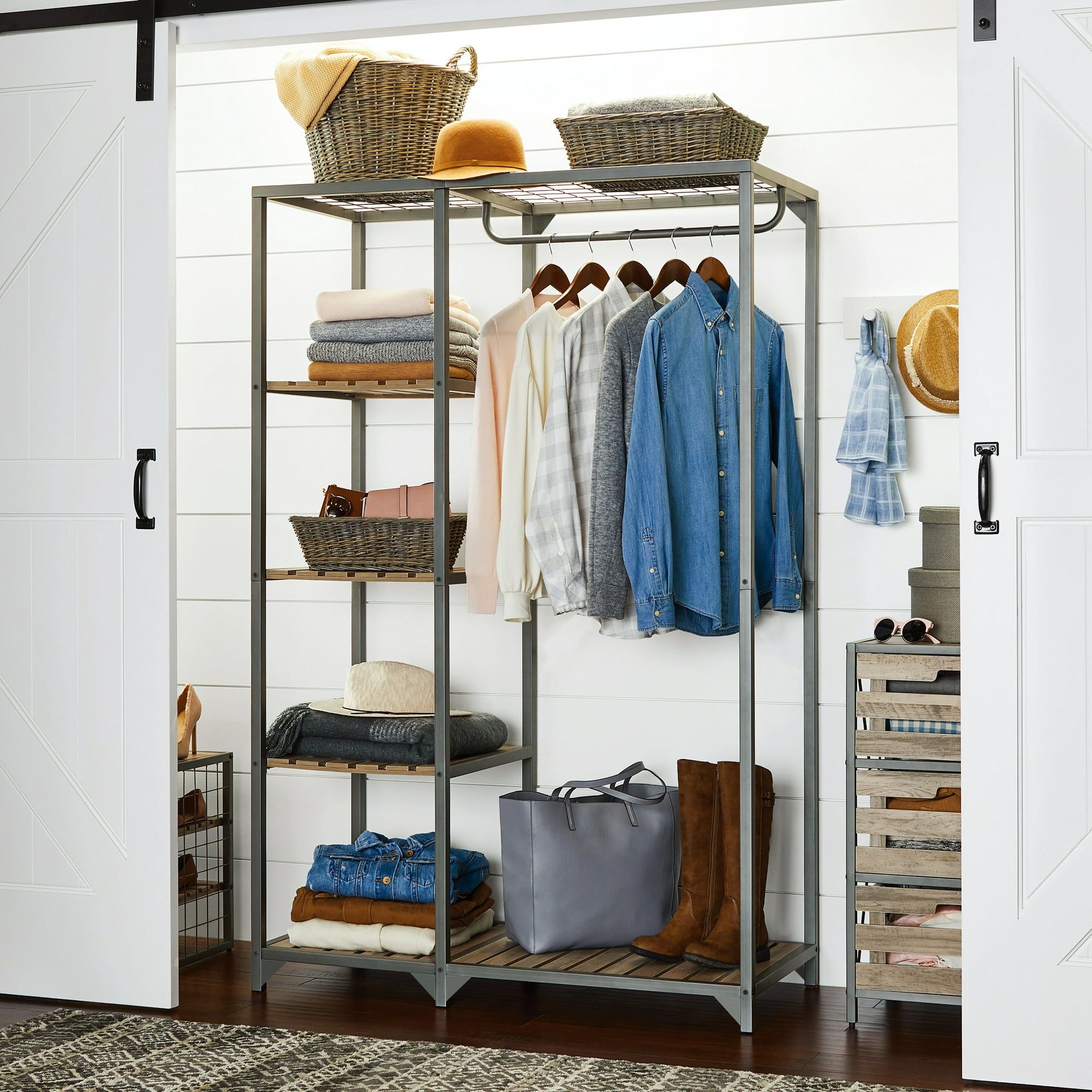 Farmhouse gray Wood and Metal garment Rack(D0102H2LT5V)