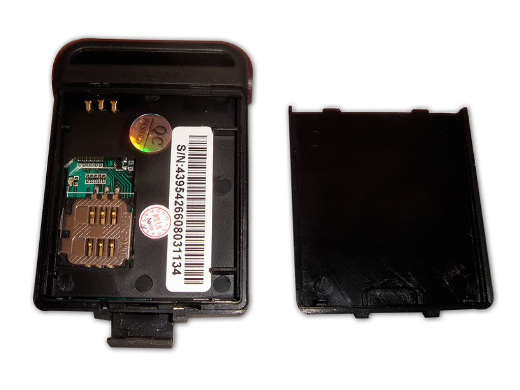 GPS Tracking Device Real Time SOS Help ME Button Safety Security(D0102H7G0ZU.)