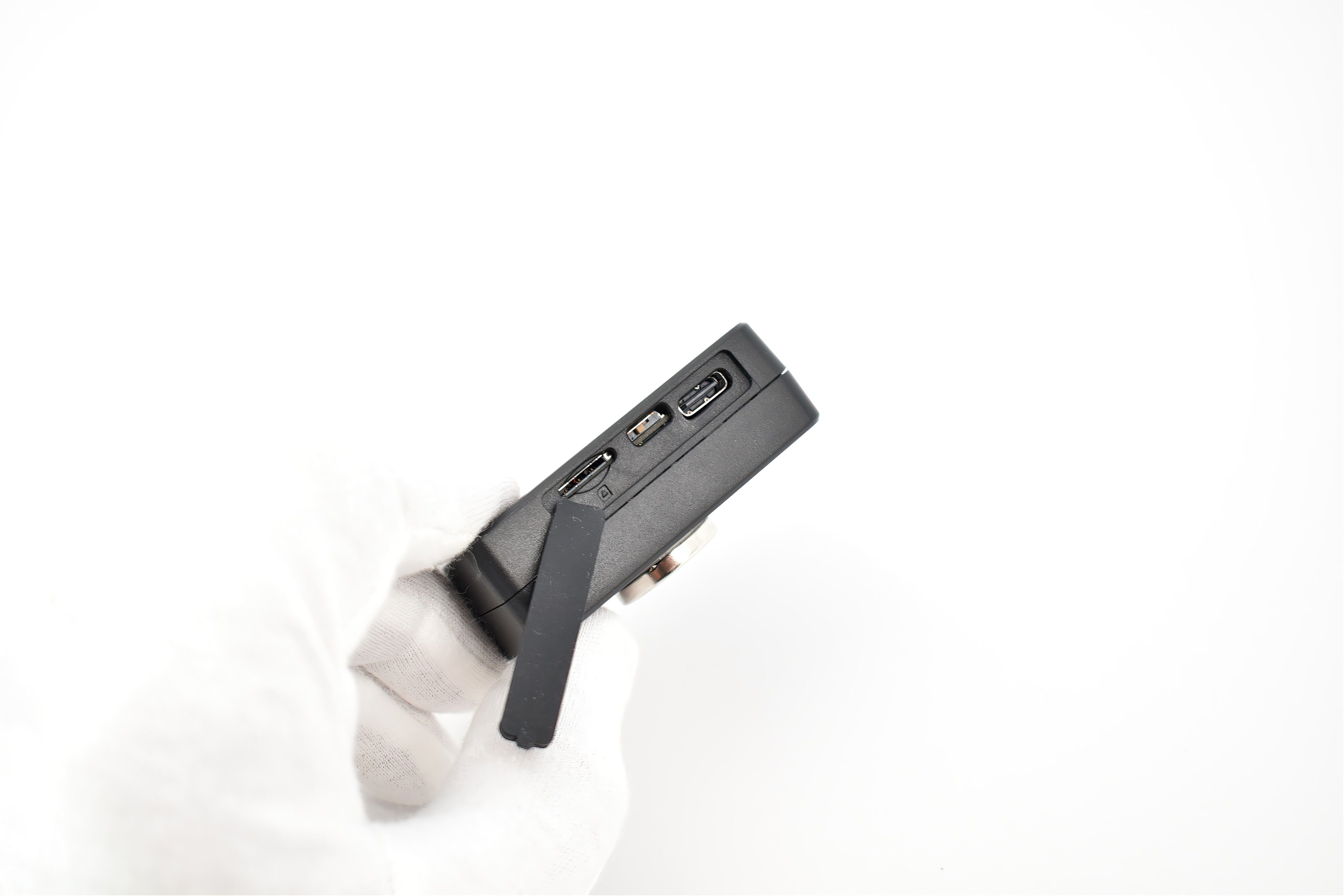Hassle-free Realtime Tracking with GF10 Portable GPS Tracker Device